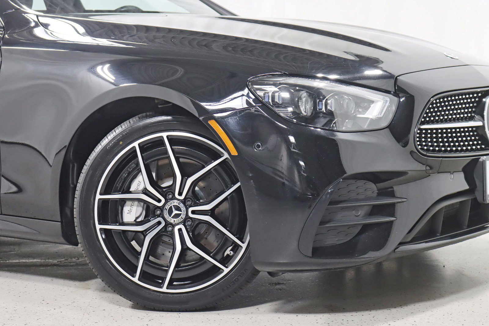 Used 2022 Mercedes-Benz E 450 4MATIC Sedan w/ Driver Assistance Package image 5