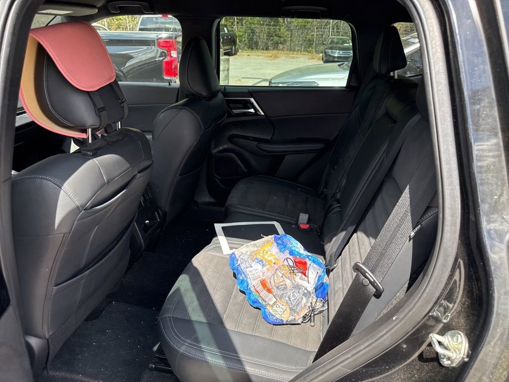 Used 2023 Mitsubishi Outlander SE Black Edition image 10