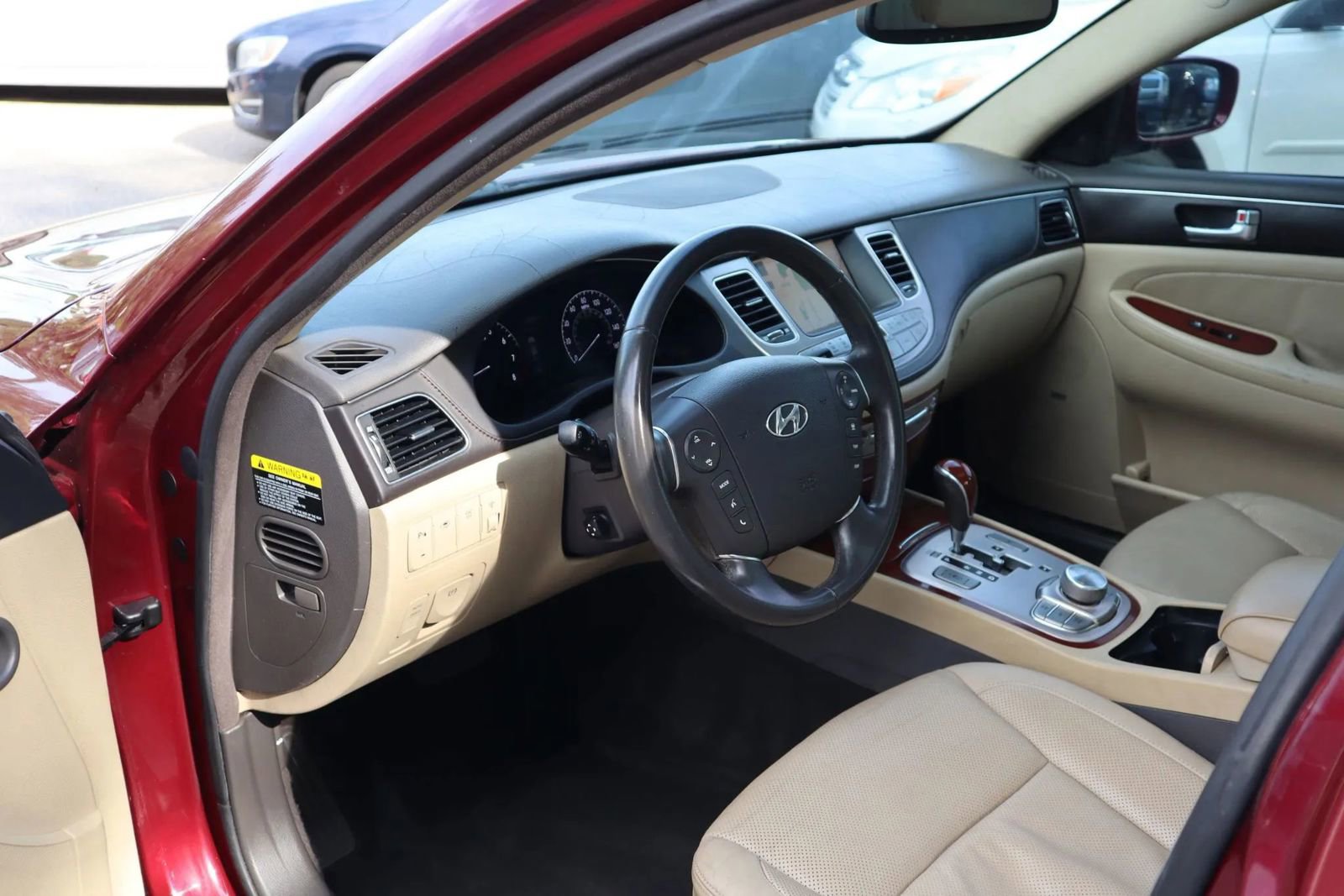 Used 2012 Hyundai Genesis 3.8 w/ Premium Pkg image 8