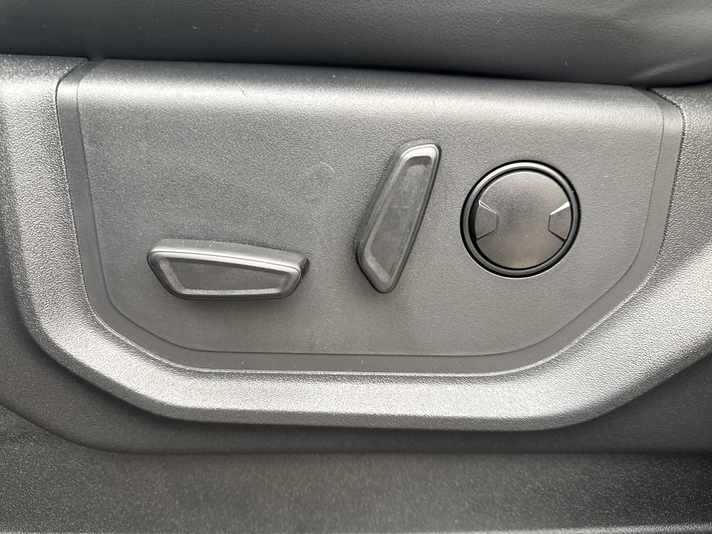 Used 2024 Ford Expedition XLT image 18