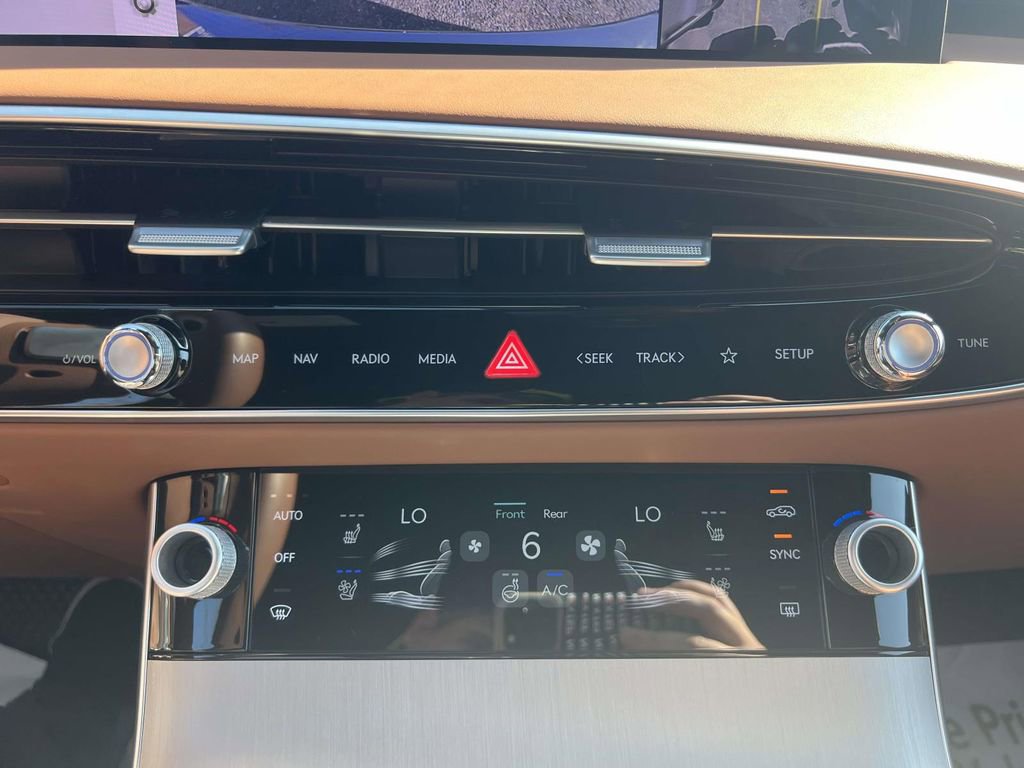 Certified 2026 Genesis GV70 2.5T Advanced AWD/4WD image 29