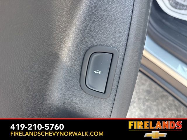 New 2025 Chevrolet Traverse LT w/ Midnight/Sport Edition image 21