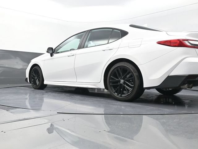 Used 2026 Toyota Camry SE FWD image 35