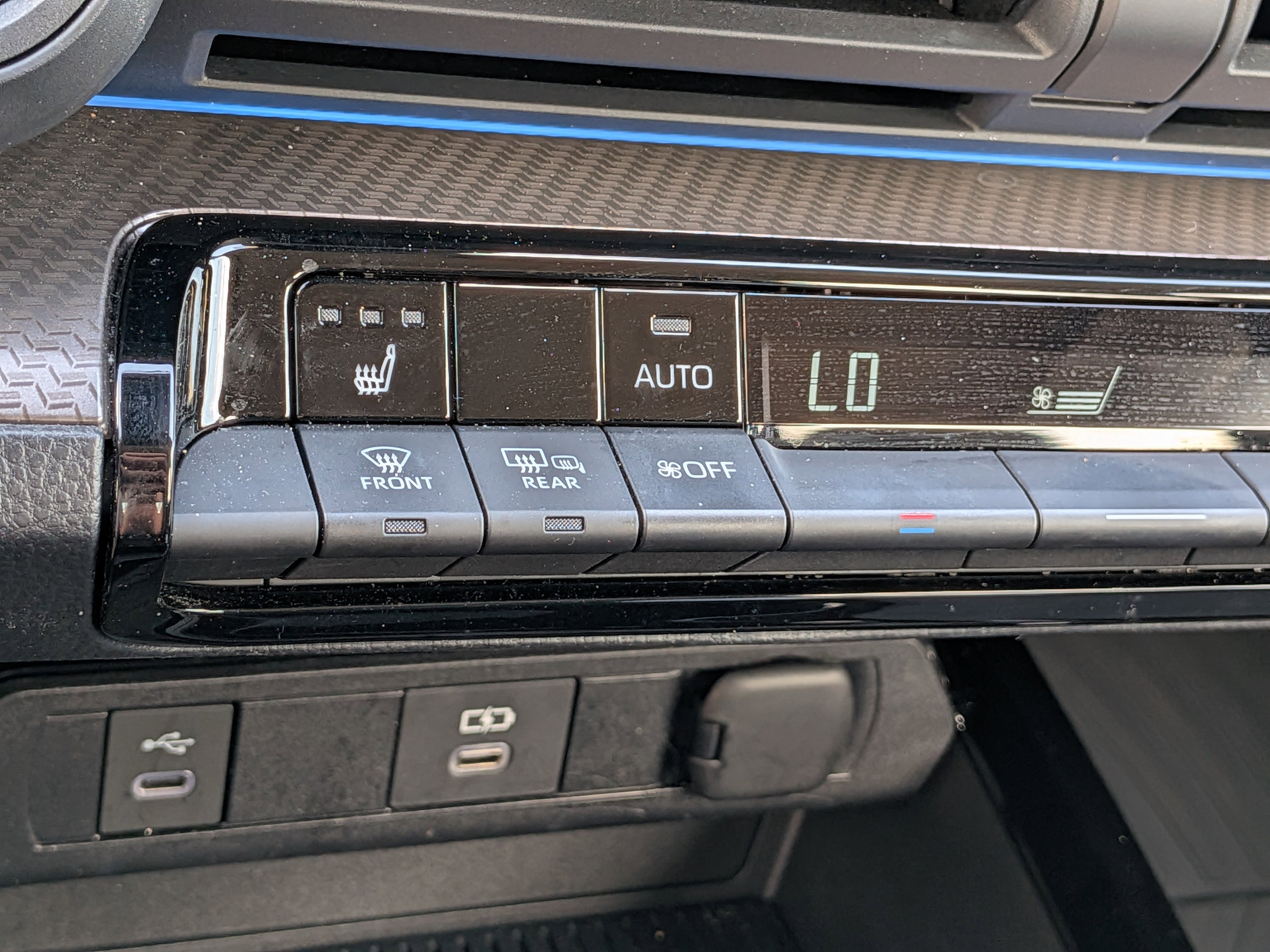 Used 2024 Toyota Prius XLE image 17