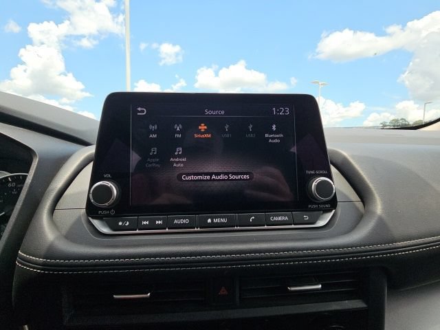 Used 2025 Nissan Rogue SV FWD image 38