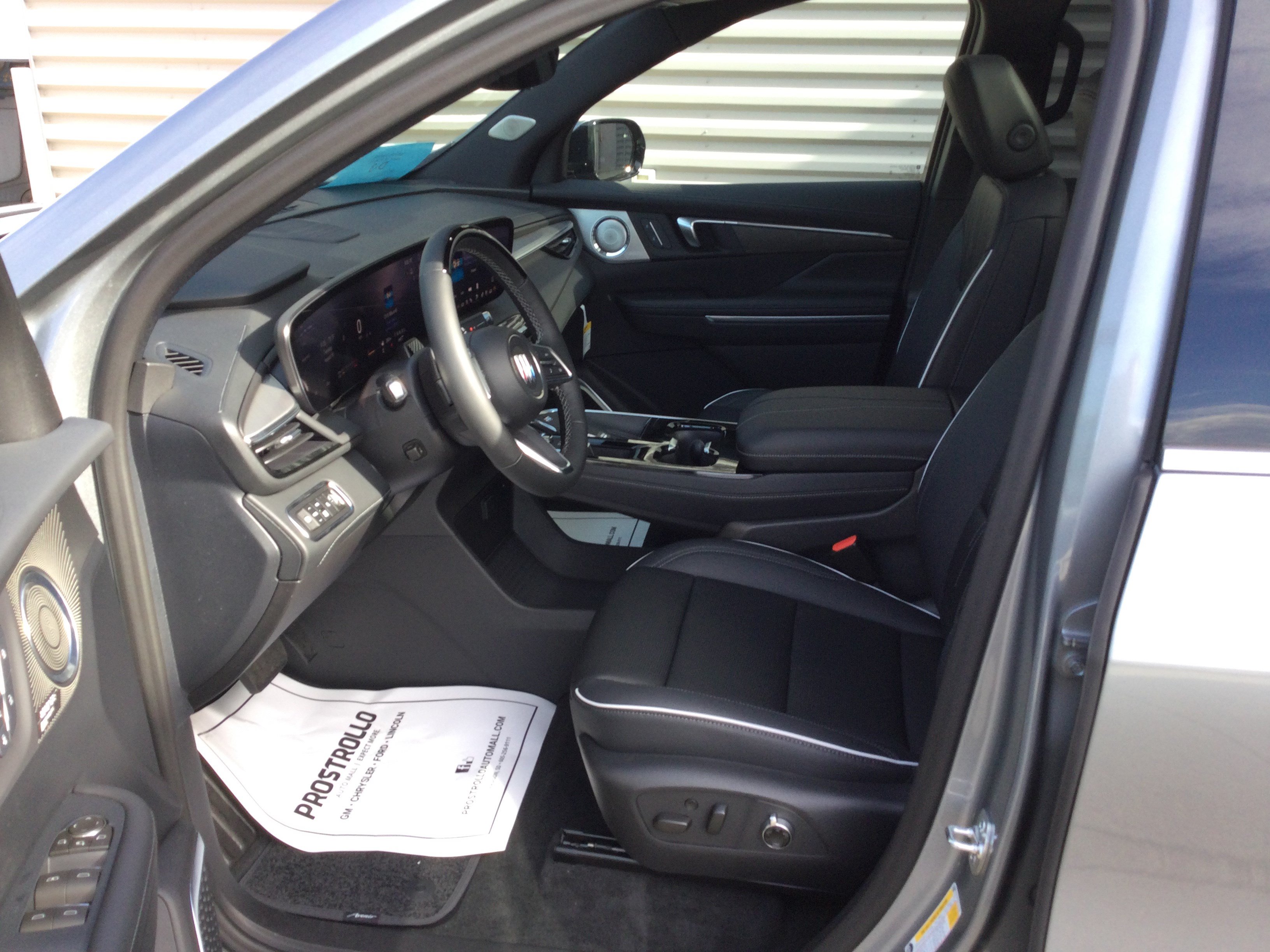 New 2027 Buick Enclave Avenir w/ LPO, Floor Liner Package AWD/4WD image 8