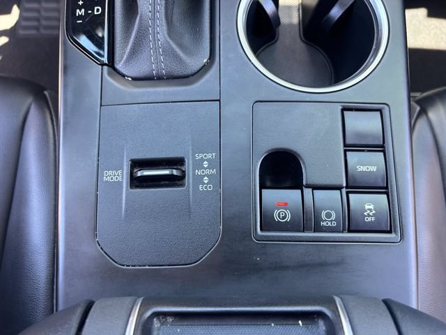 Used 2023 Toyota Highlander XLE FWD image 26