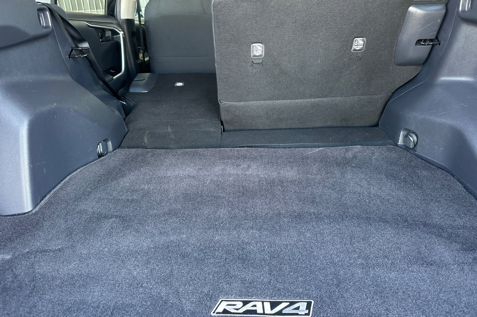 Certified 2021 Toyota RAV4 LE w/ Carpet Mat Package (TMS) FWD image 14