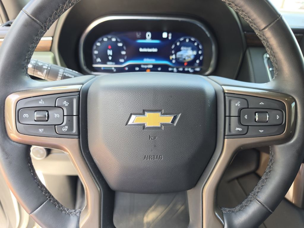 Used 2023 Chevrolet Suburban High Country w/ Premium Package 2 AWD/4WD image 34