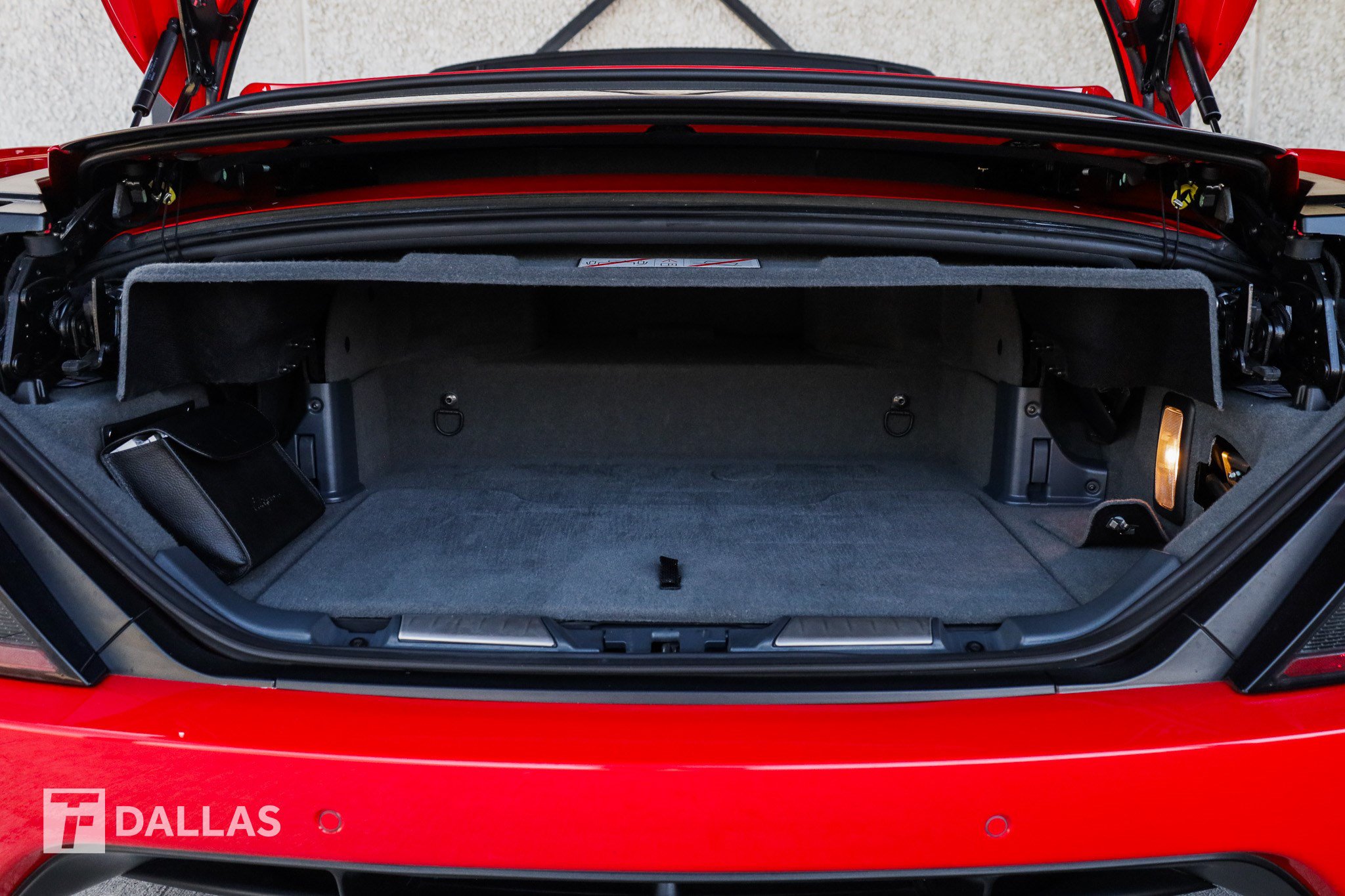 Used 2010 Ferrari California RWD image 35