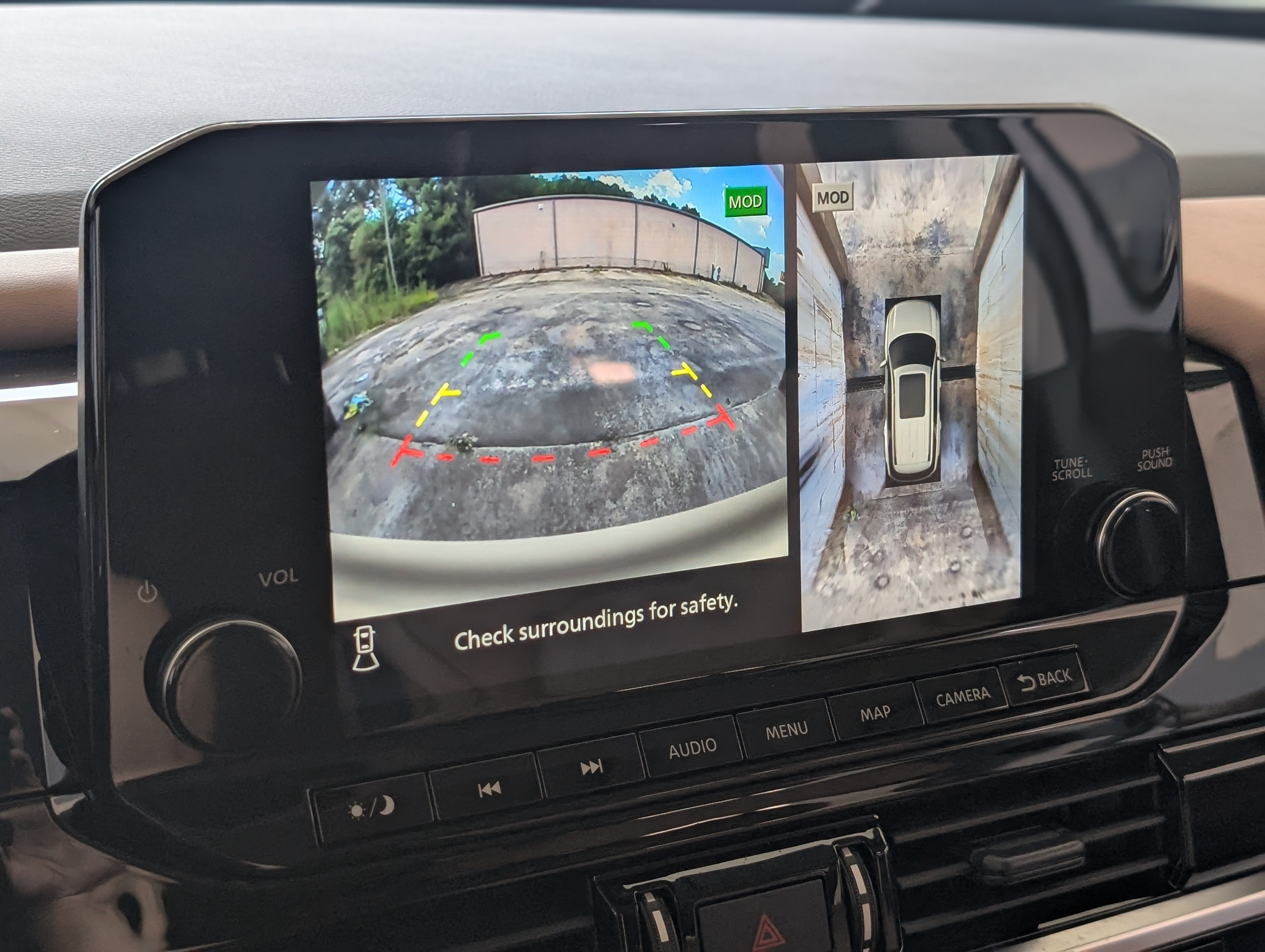 Used 2025 Nissan Pathfinder Platinum w/ Cargo Package FWD image 29