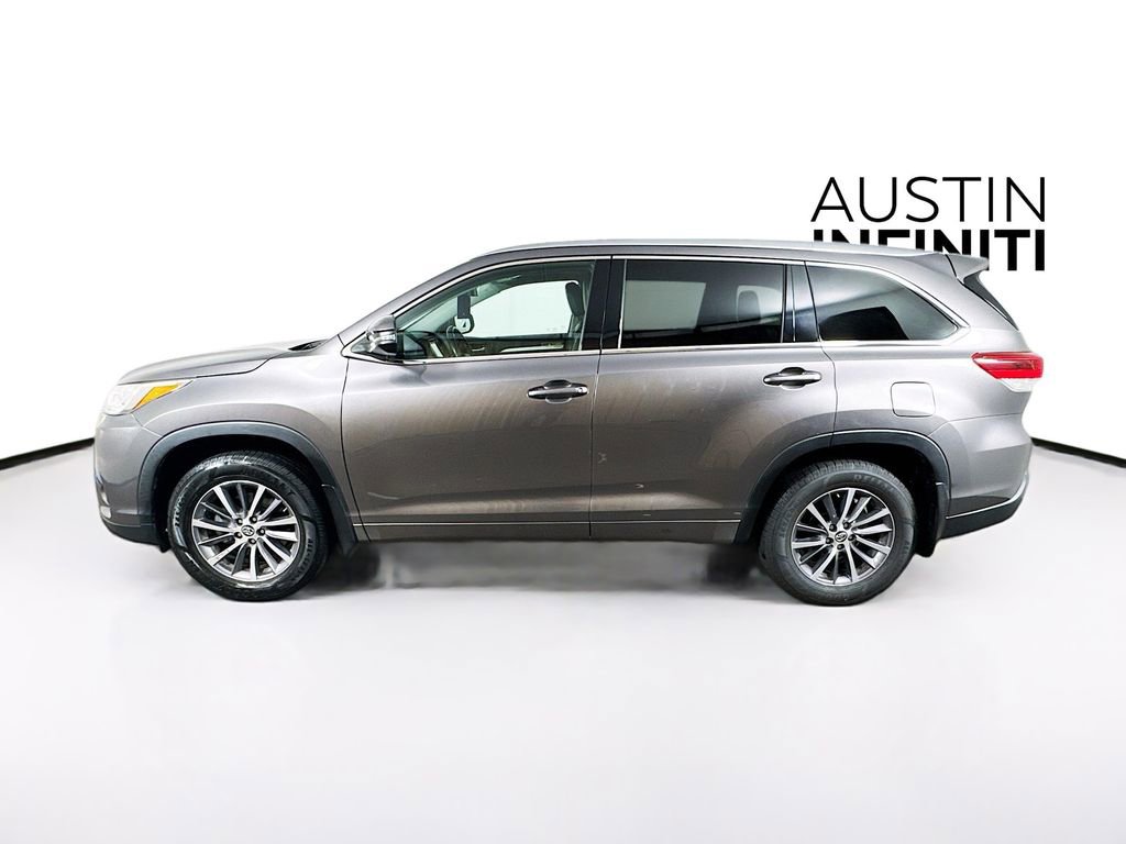 Used 2018 Toyota Highlander XLE FWD image 4