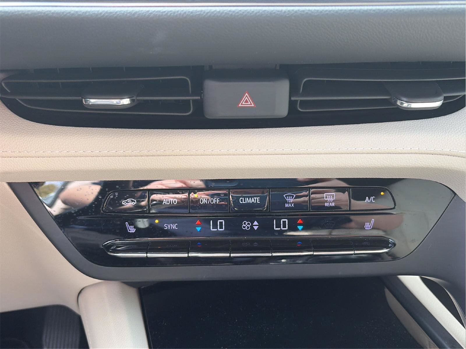 Certified 2023 Buick Envision Essence AWD/4WD image 34