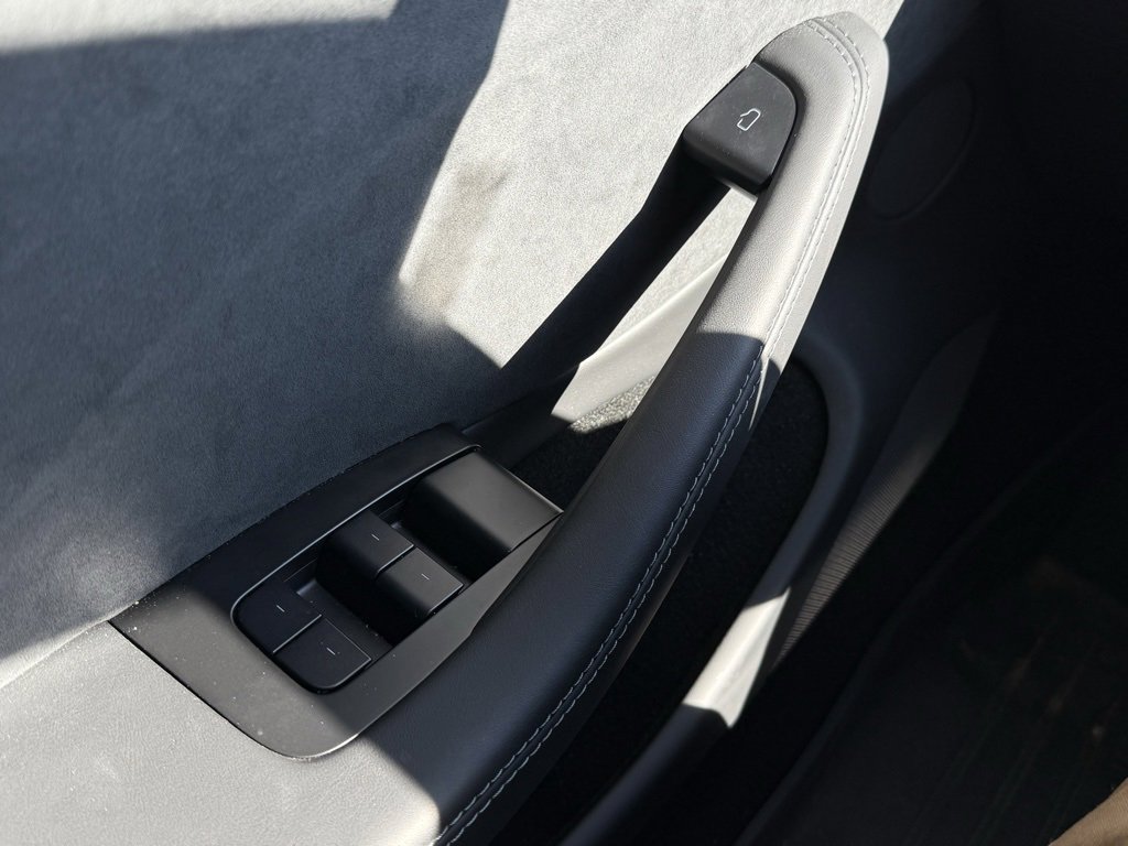 Used 2024 Tesla Model 3 Performance image 10