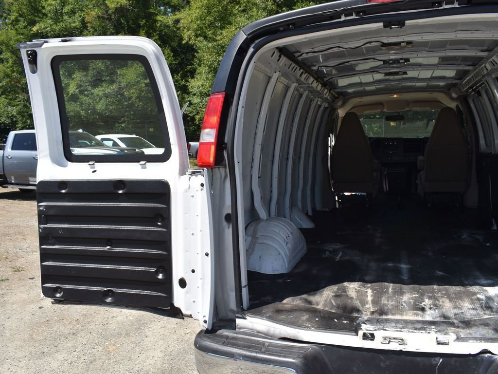 Used 2020 GMC Savana 2500 Extended image 21