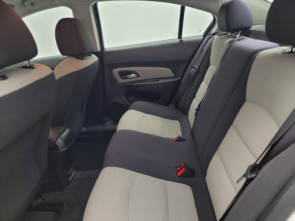 Used 2015 Chevrolet Cruze LS FWD image 18