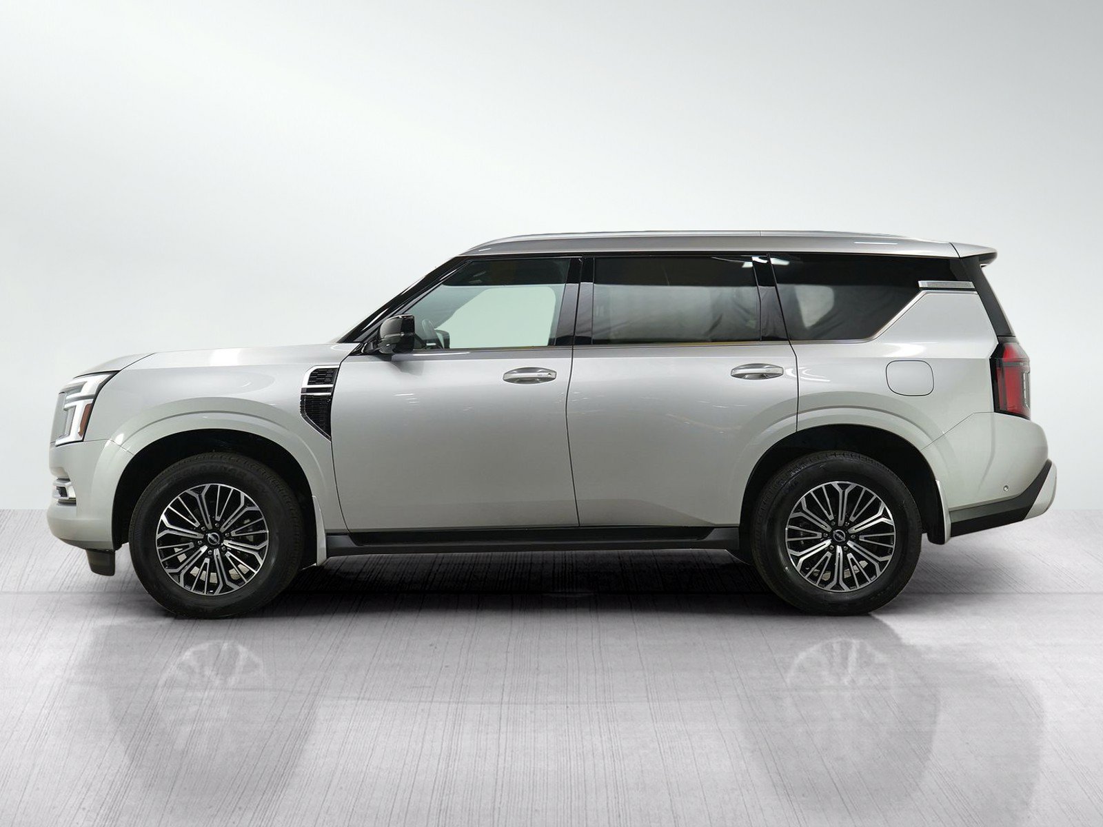Certified 2025 Nissan Armada SL AWD/4WD image 2