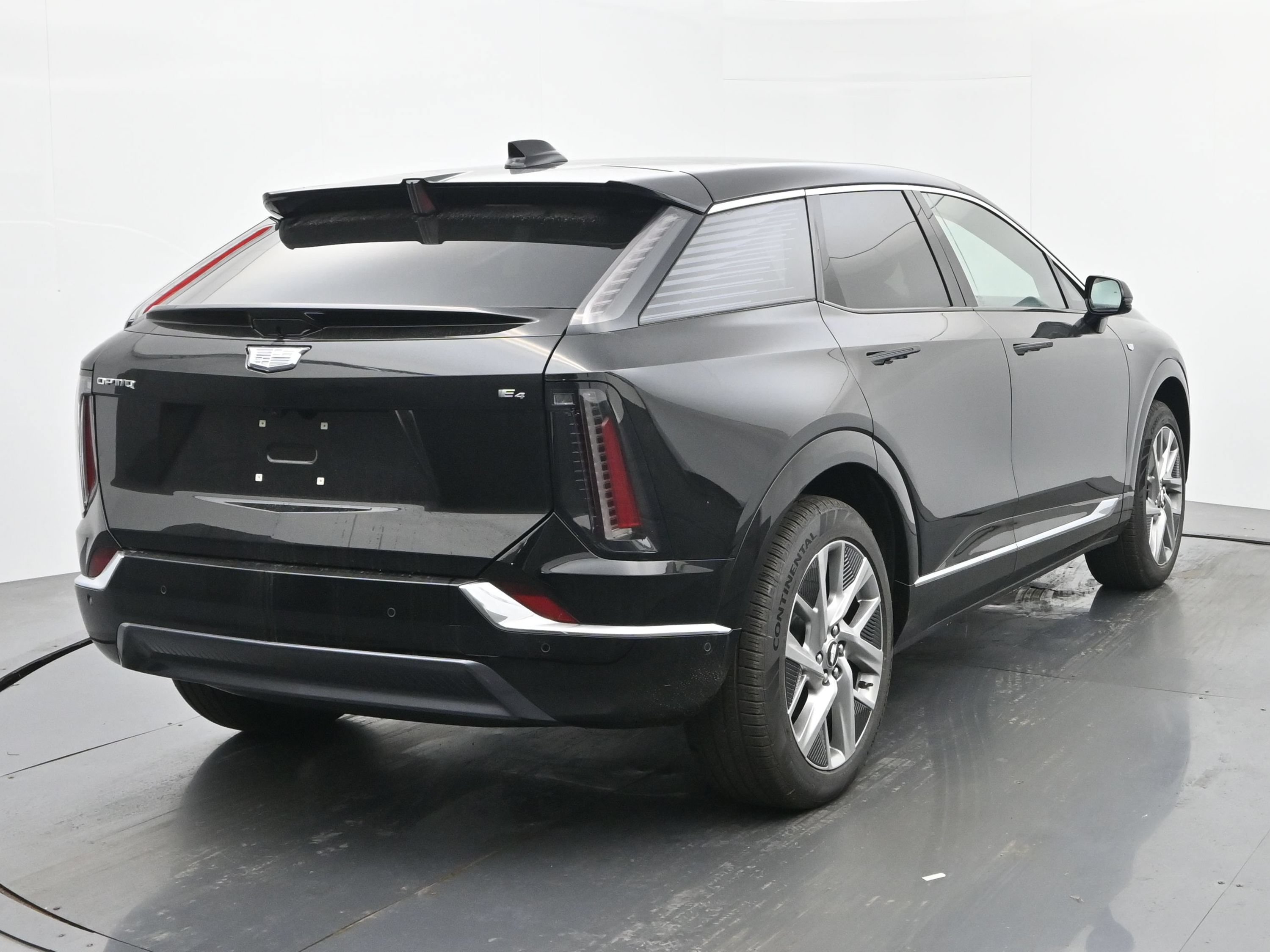 New 2027 Cadillac Optiq Luxury w/ LPO, Floor Liner Package AWD/4WD image 5