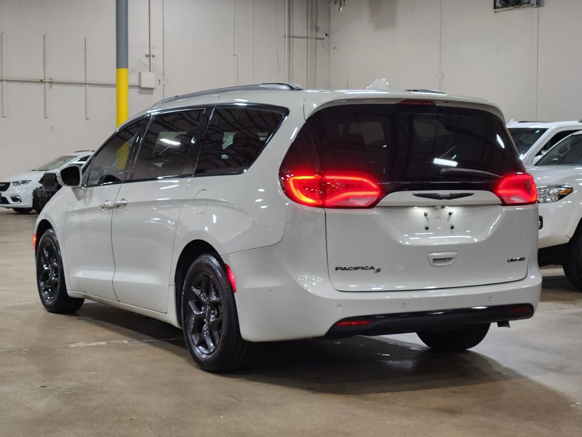 Used 2020 Chrysler Pacifica Limited w/ Advanced Safetytec Group image 11