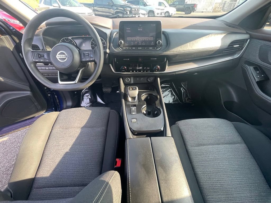 Used 2021 Nissan Rogue SV FWD image 3
