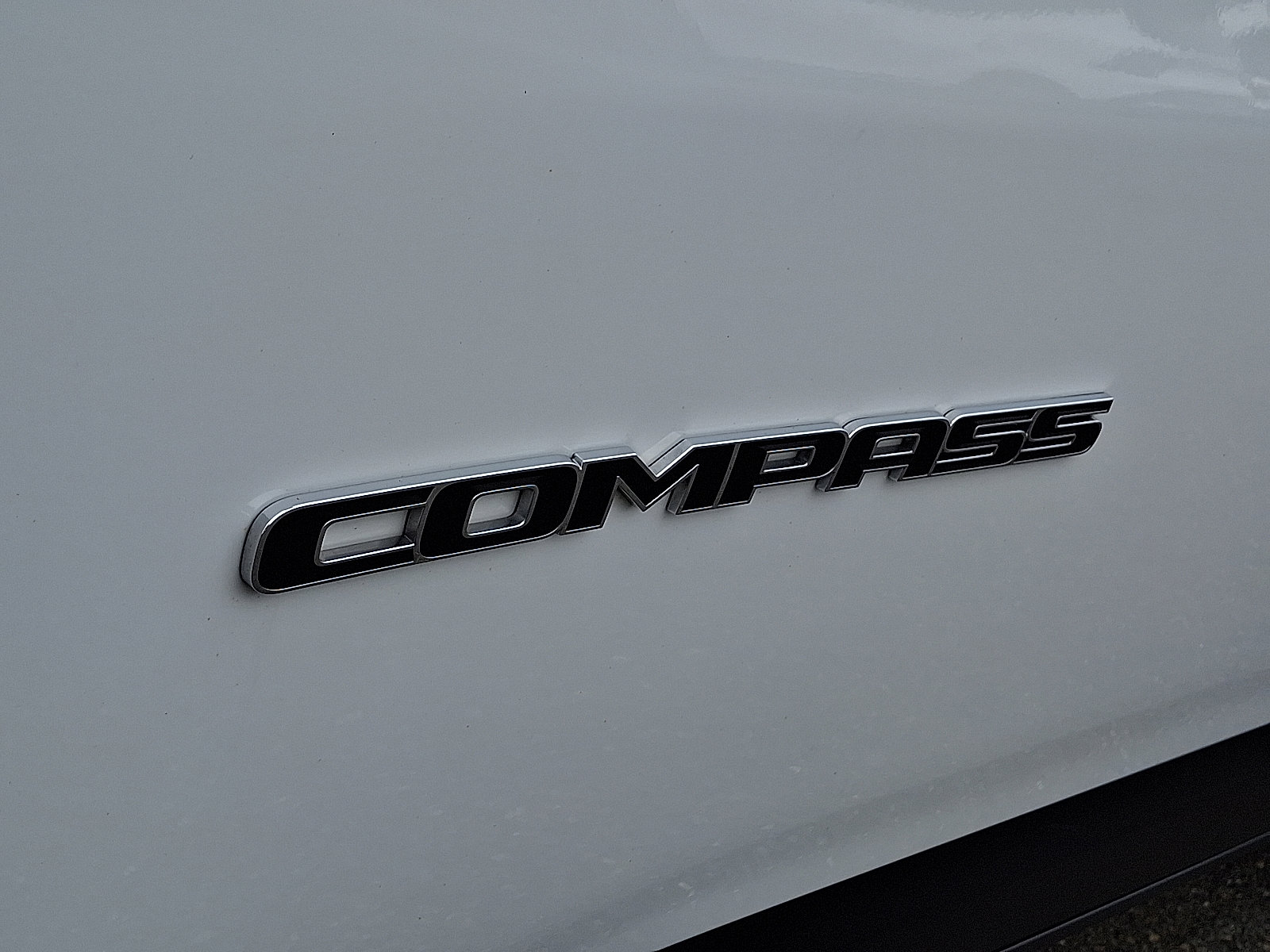 Used 2024 Jeep Compass Latitude image 29