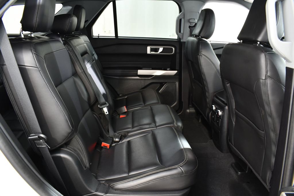 Used 2022 Ford Explorer XLT w/ Equipment Group 202A AWD/4WD image 19