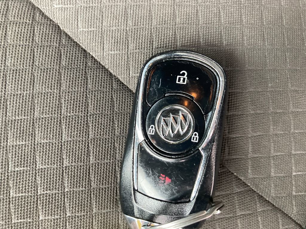 Used 2018 Buick Encore Preferred AWD/4WD image 33