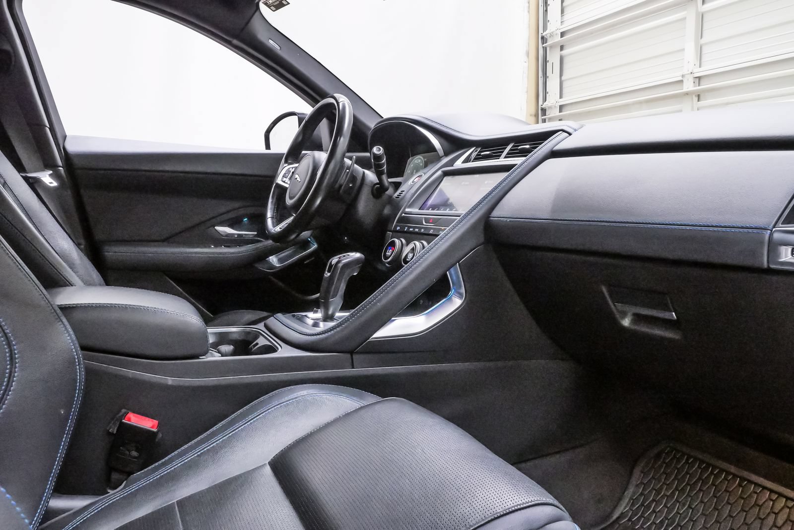 Used 2019 Jaguar E-PACE R-Dynamic S AWD/4WD image 12