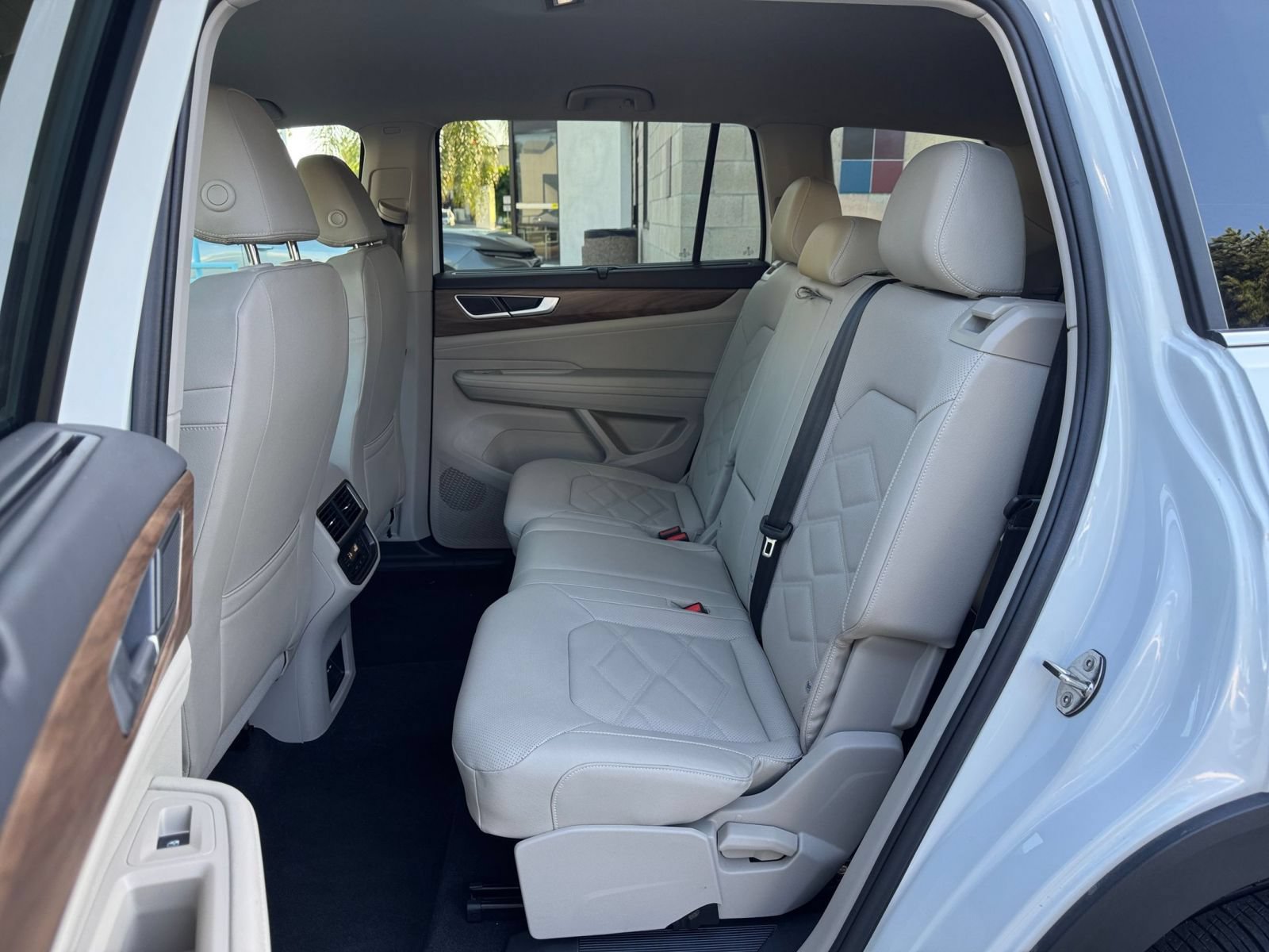 Used 2026 Volkswagen Atlas SE FWD image 28