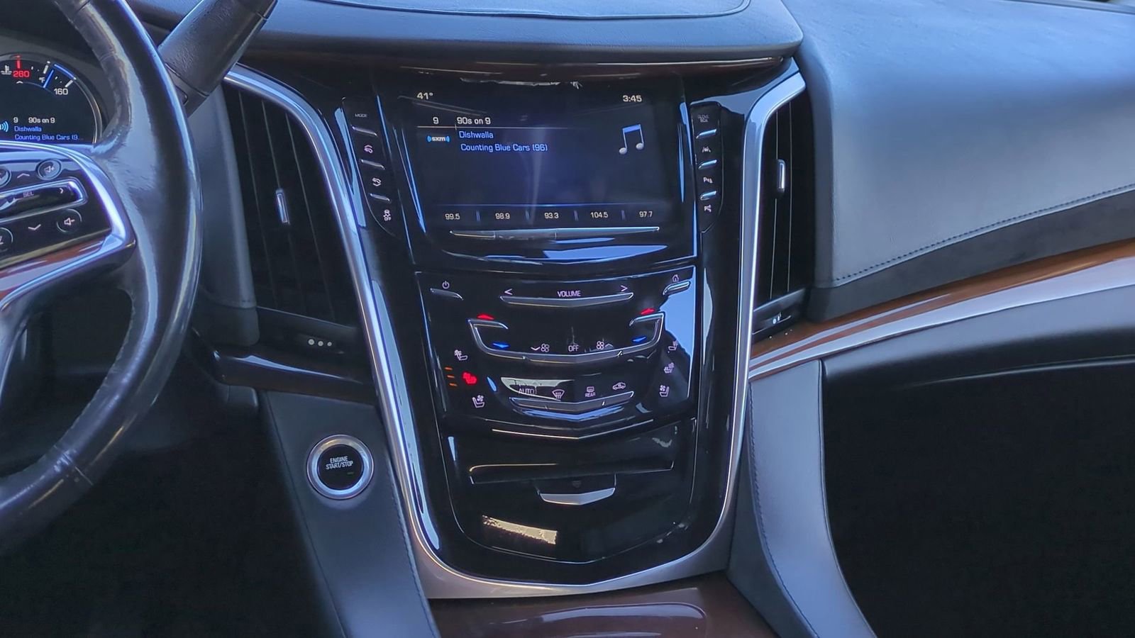 Used 2020 Cadillac Escalade Premium Luxury w/ Escalade Sport Edition image 29