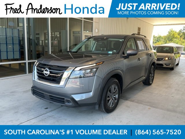 Used 2024 Nissan Pathfinder SV