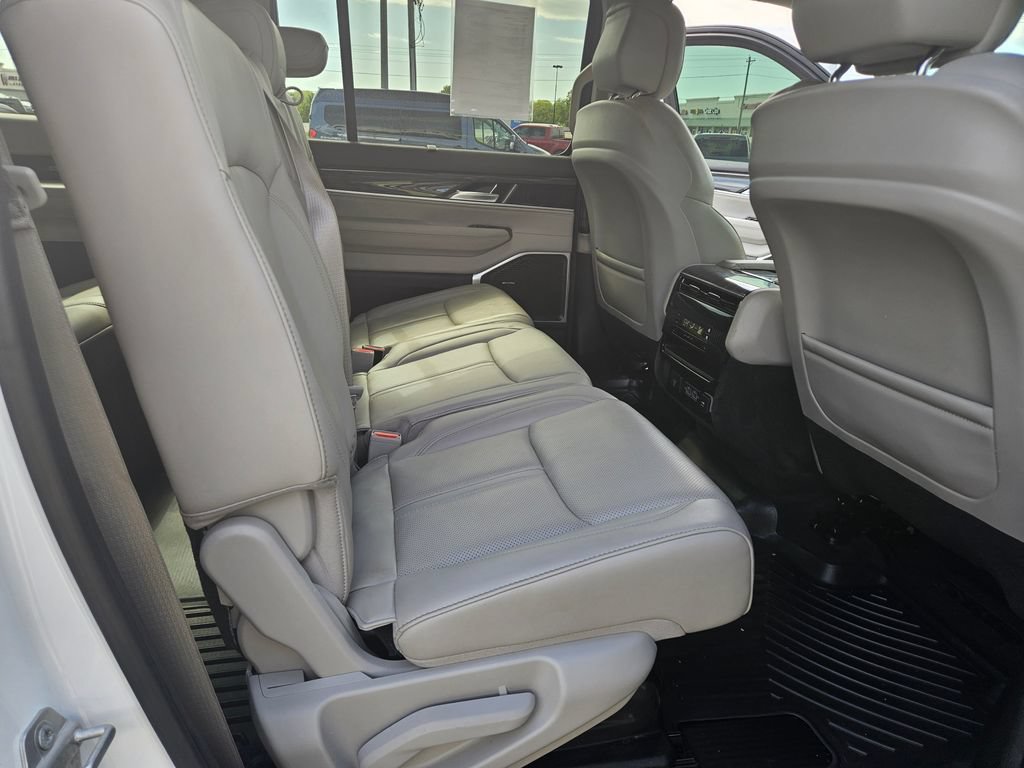 Used 2022 Jeep Wagoneer Series III w/ Convenience Group I AWD/4WD image 20