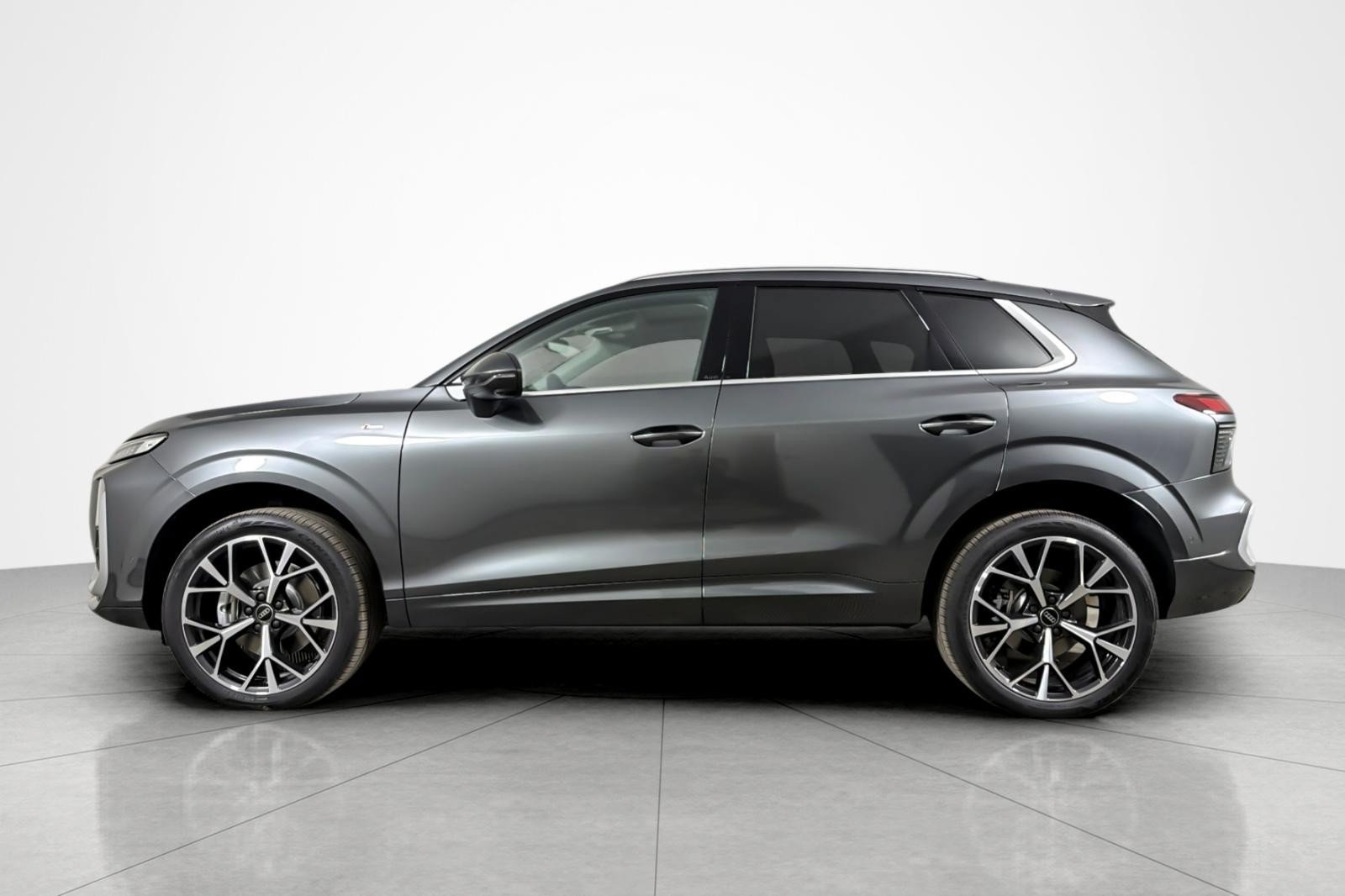 New 2026 Audi Q3 quattro 2.0T AWD/4WD image 3