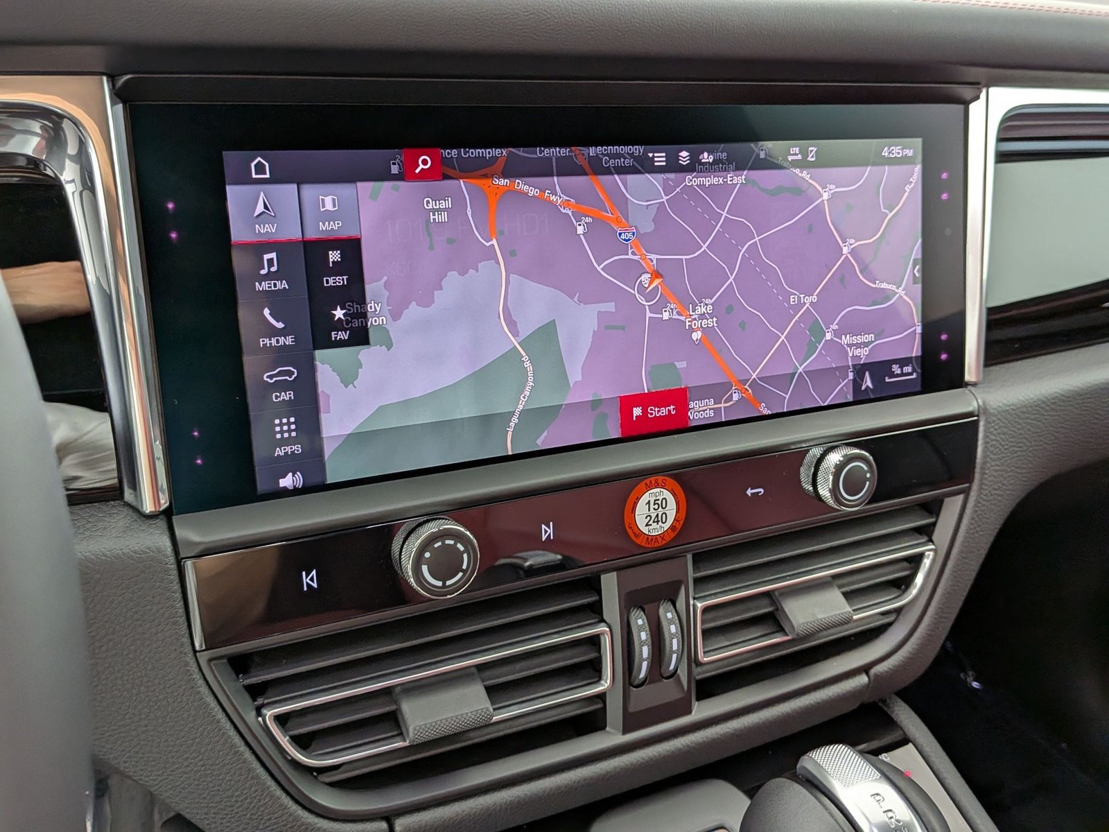 Certified 2025 Porsche Macan S AWD/4WD image 18