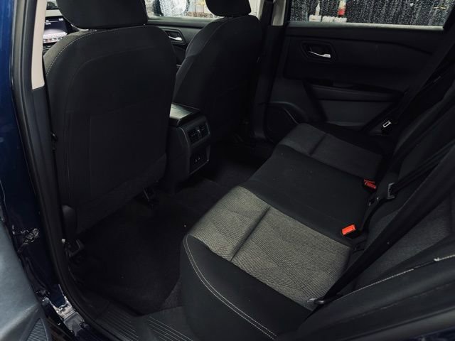 Used 2024 Nissan Rogue SV image 19