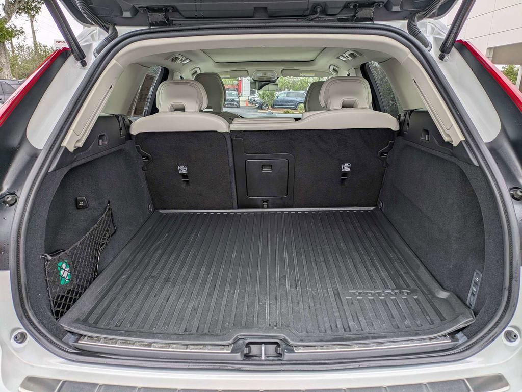 Certified 2025 Volvo XC60 B5 Ultra w/ Protection Package Premier AWD/4WD image 13