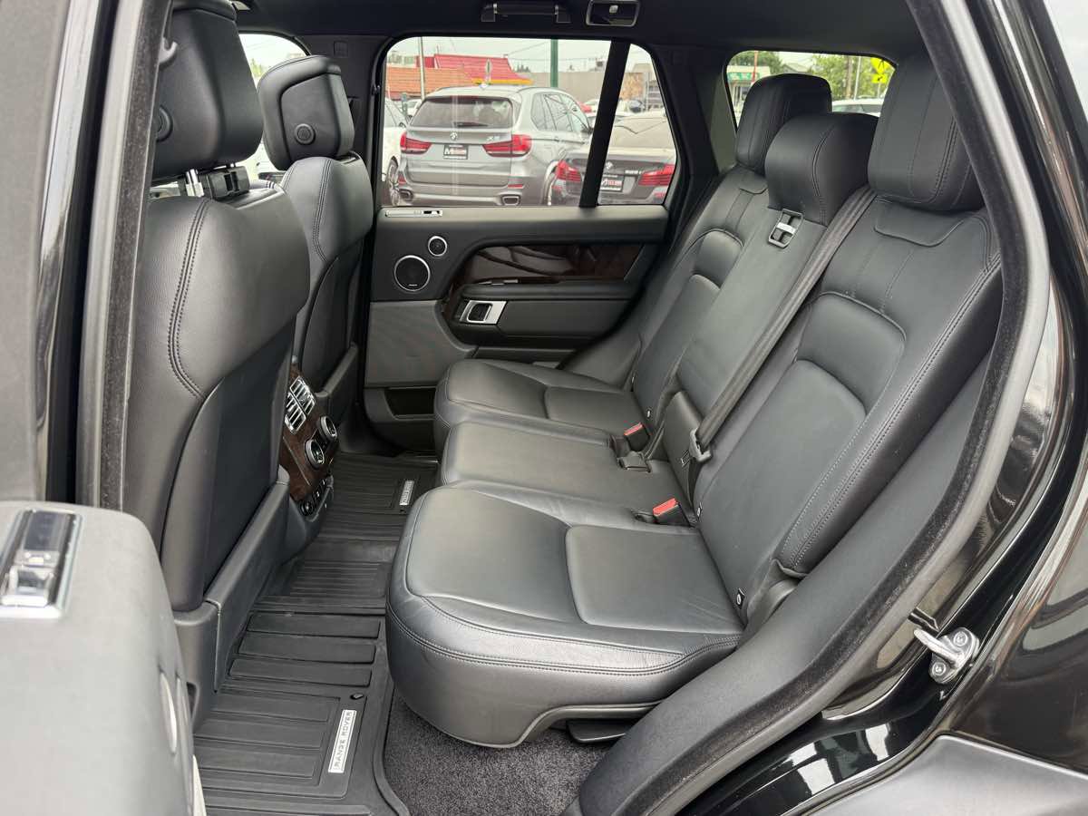 Used 2020 Land Rover Range Rover image 6