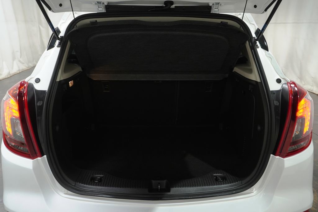 Used 2022 Buick Encore Preferred AWD/4WD image 6