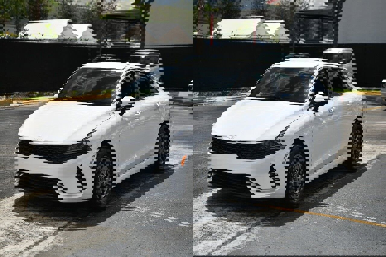 Used 2023 Kia K5 LXS image 3