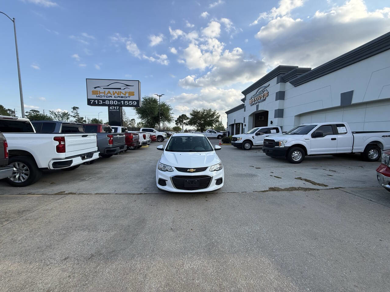 Used 2020 Chevrolet Sonic LT FWD image 40
