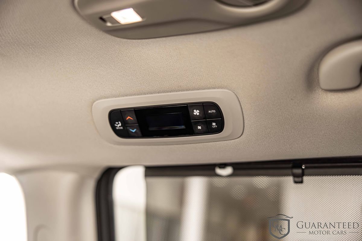 Used 2022 Chrysler Pacifica Touring-L FWD image 41