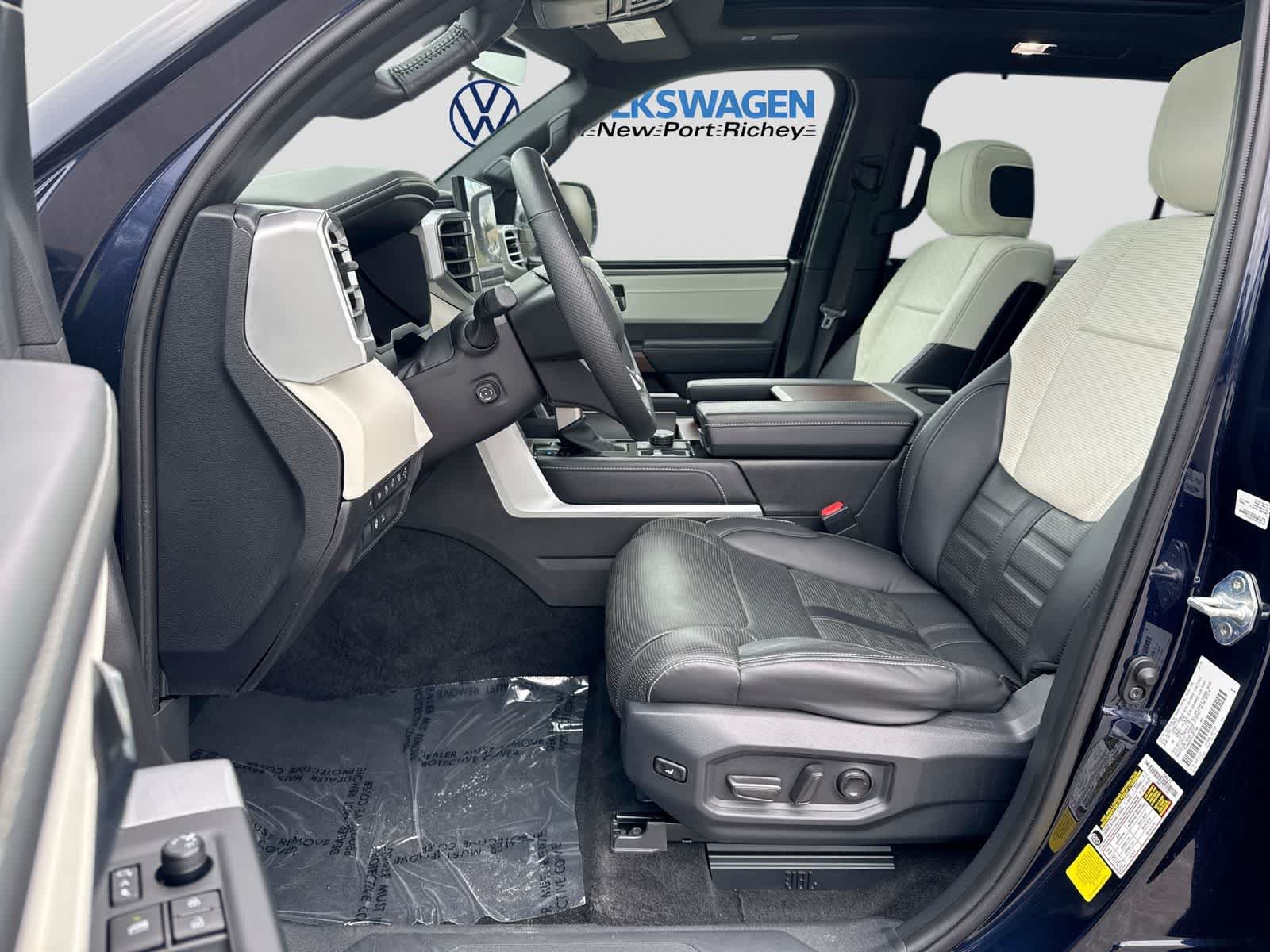 Used 2025 Toyota Sequoia Capstone AWD/4WD image 22