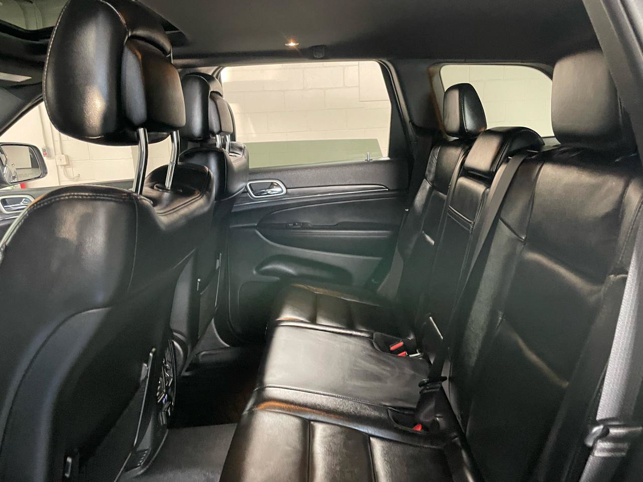Used 2021 Jeep Grand Cherokee Limited AWD/4WD image 12