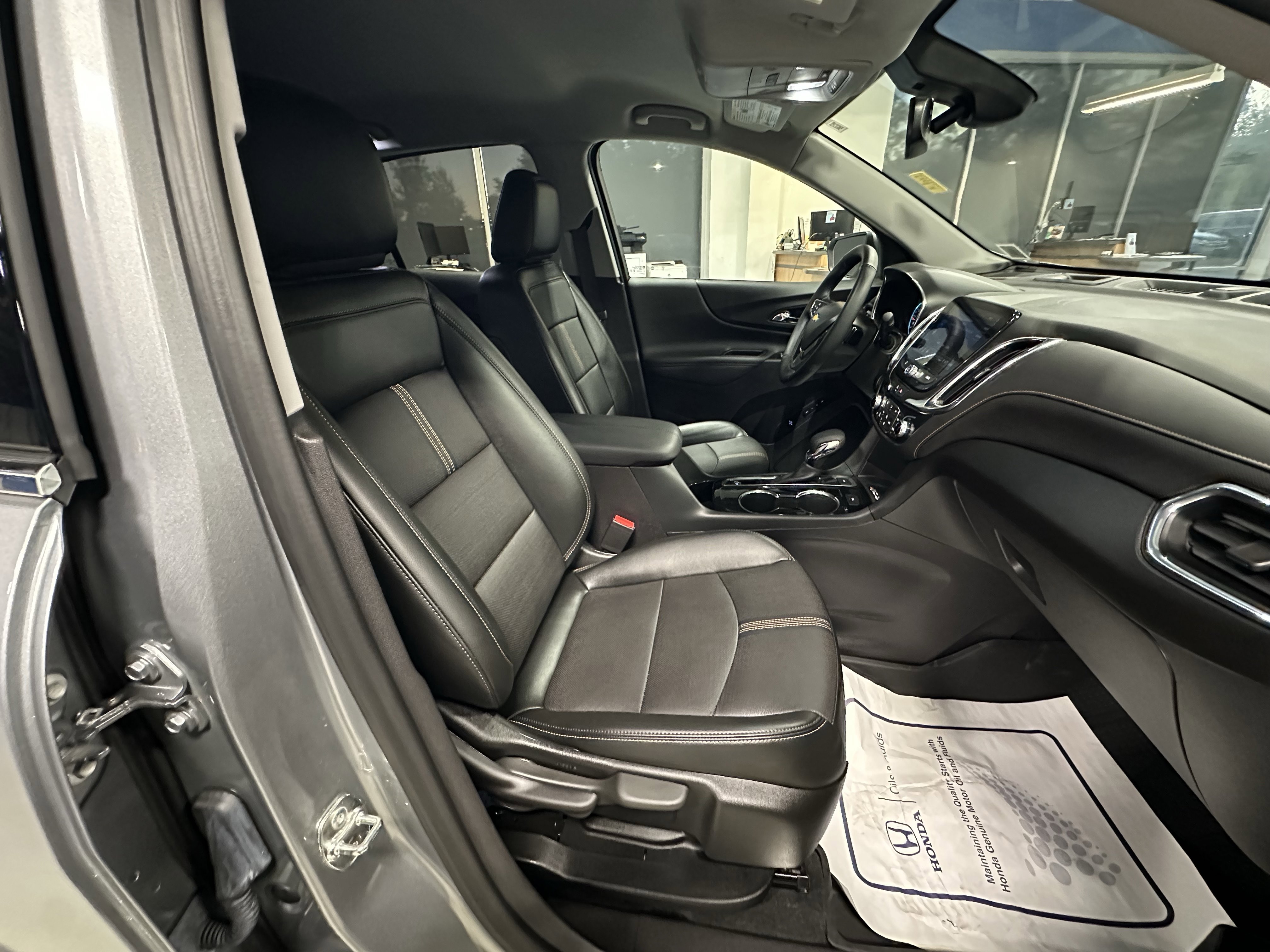 Used 2024 Chevrolet Equinox Premier image 22