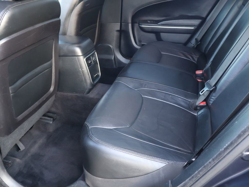 Used 2016 Chrysler 300 Limited image 26