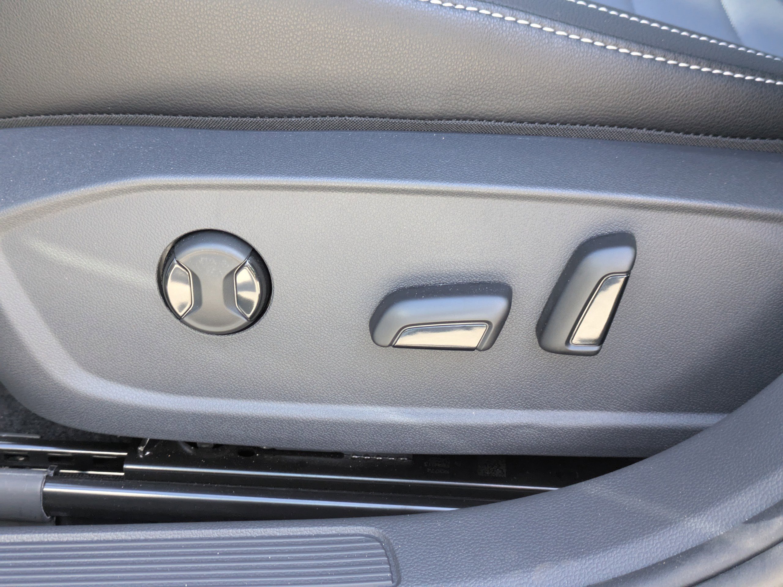 New 2026 Volkswagen Jetta SE FWD image 19