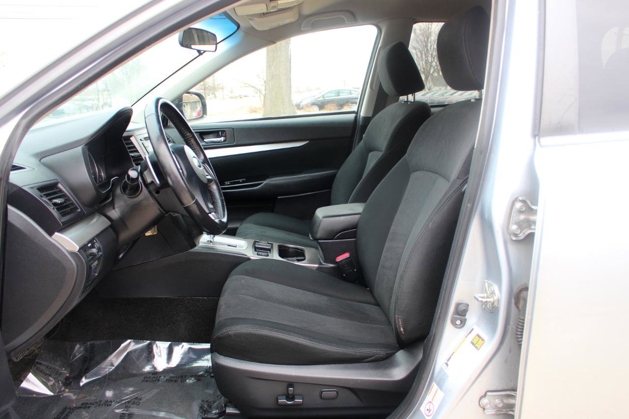 Used 2013 Subaru Outback 2.5i Premium w/ All-Weather Pkg AWD/4WD image 13