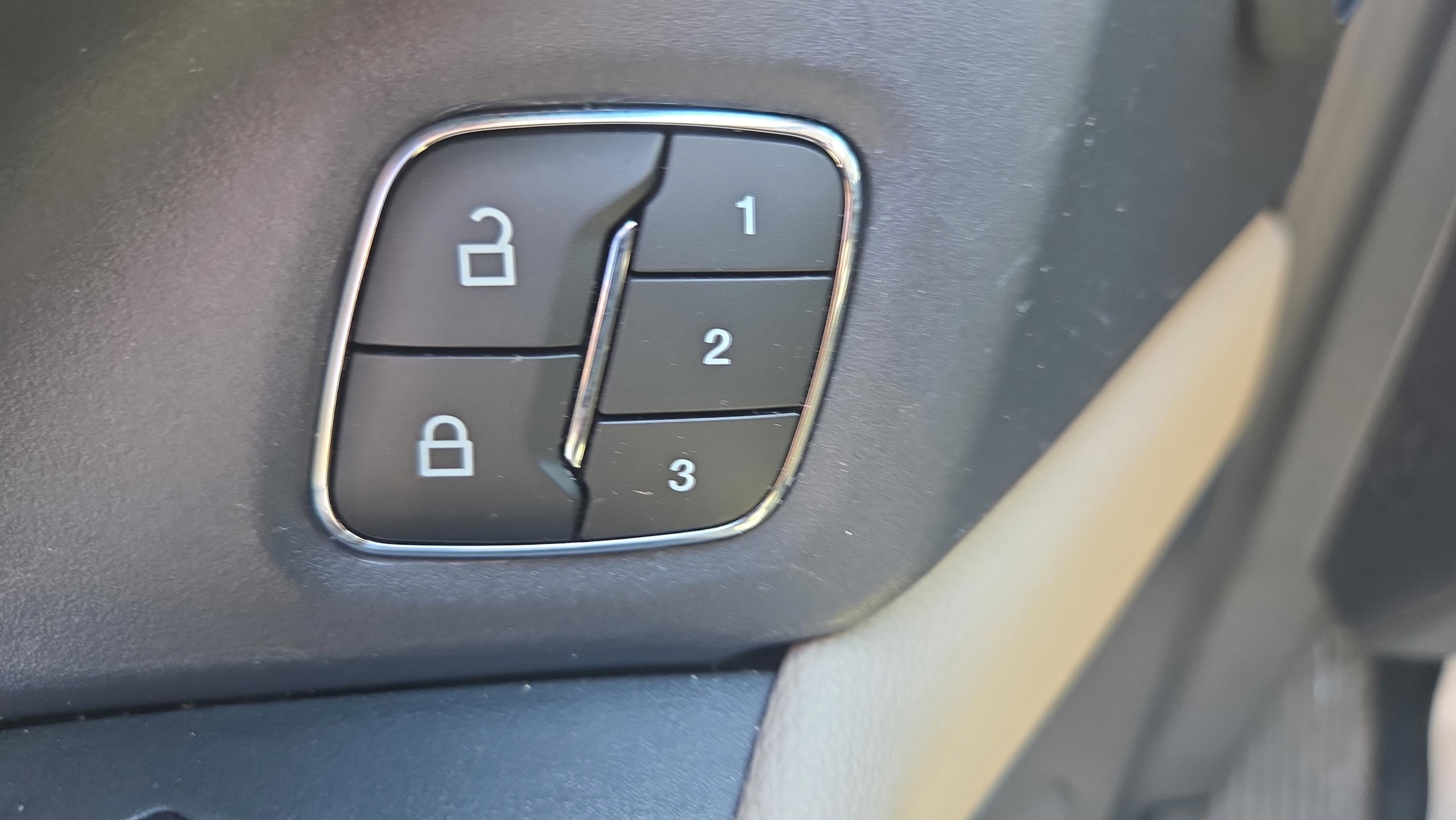 Used 2024 Ford Expedition Limited image 33