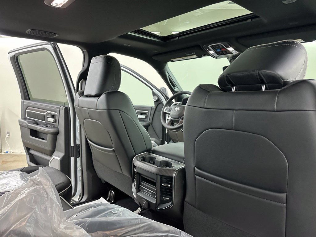 New 2026 RAM 3500 Laramie AWD/4WD image 26