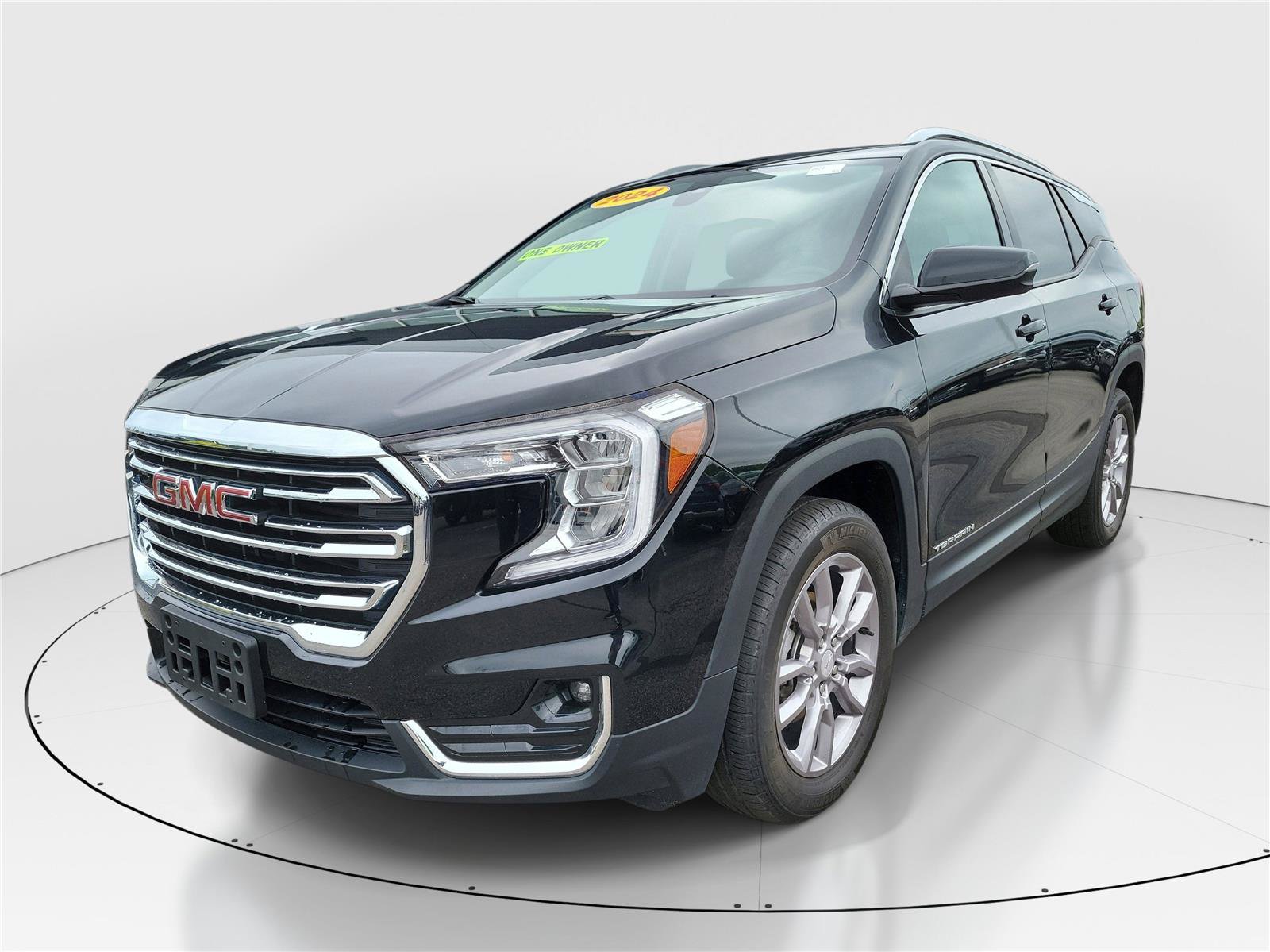 Used 2024 GMC Terrain SLT AWD/4WD image 2